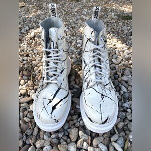 Dr. Martens Pascal Marble Boots Womens Sz US 10 White Marble With Black.